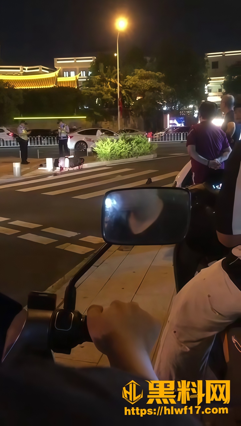 突发恶性伤人事件伤者紧急送医3