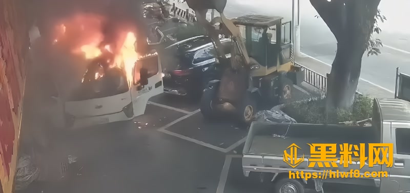 01广东韶关南郊车辆起火事故1 1wm