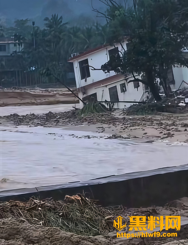 突发特大暴雨三人失踪4