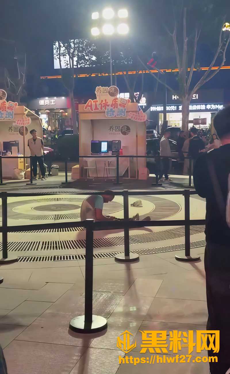 苏宁广场男子自焚事件3