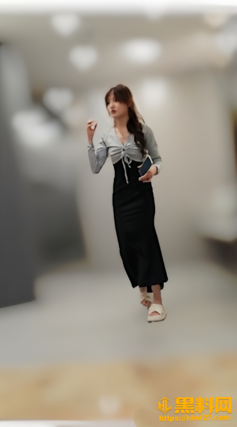 大学女厕偷拍视频3