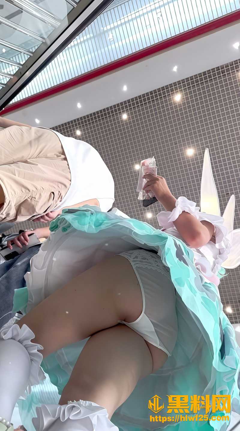 KFC街拍抄底4
