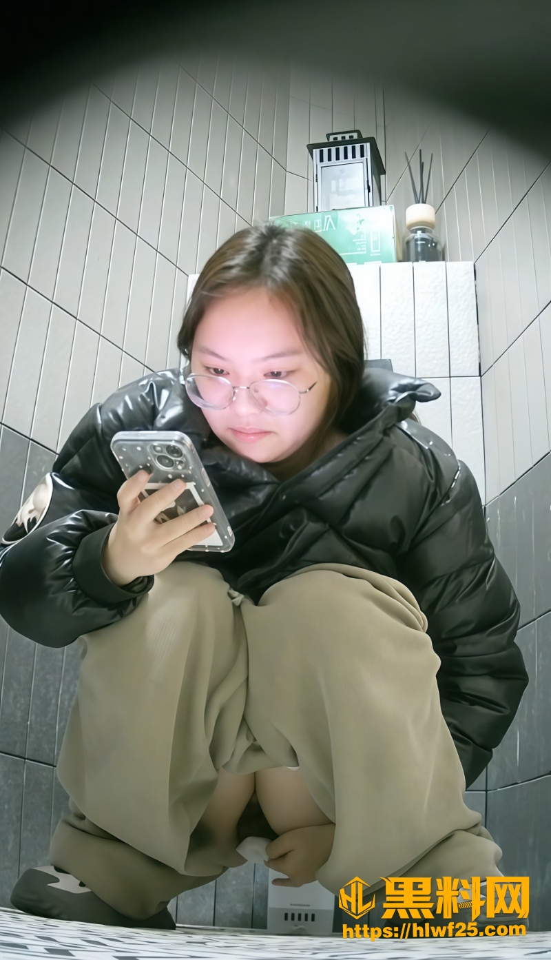 写字楼女厕偷拍视频6